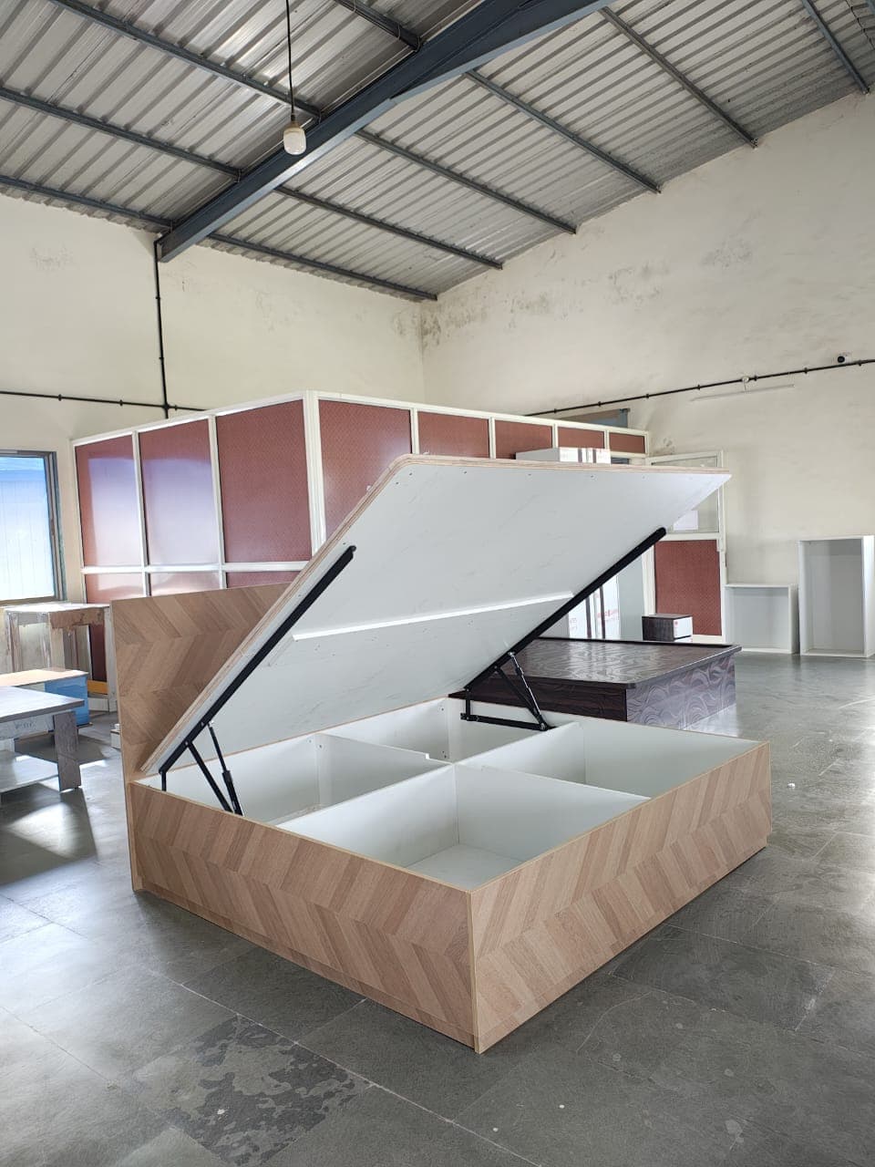 AeroLift Hydraulic Bed 2