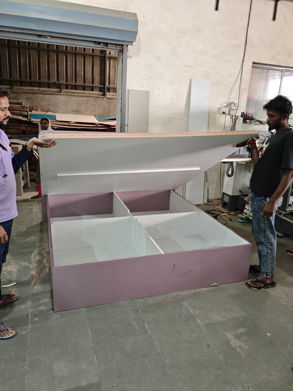 AeroLift Hydraulic Bed 5