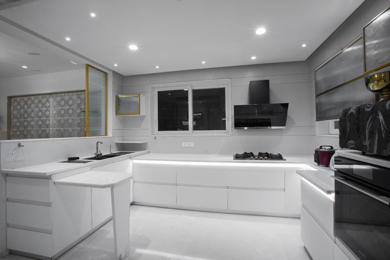 WhiteRoyal Kitchen 2