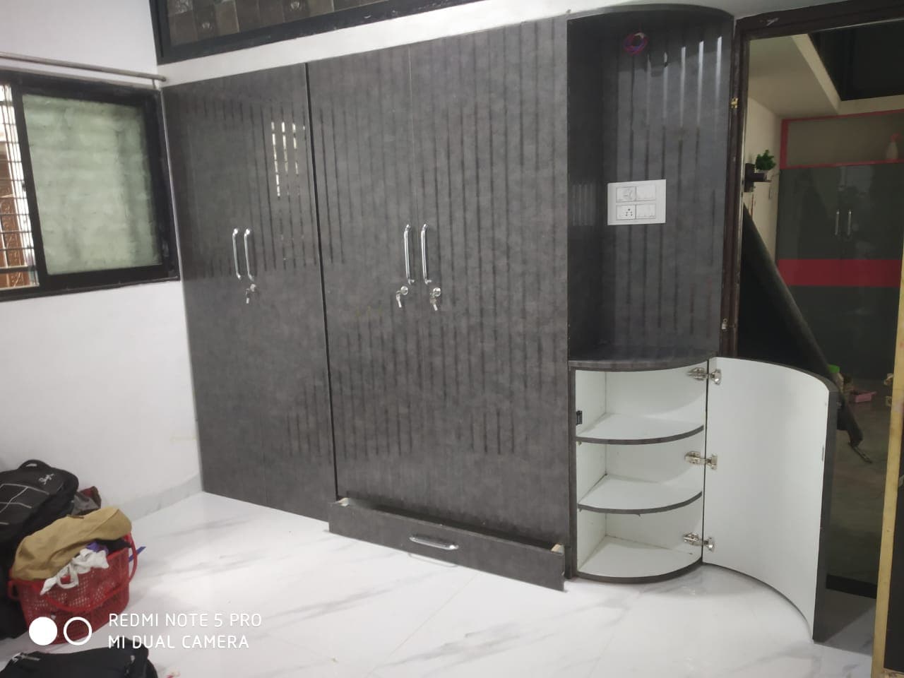 Graphite Curve Wardrobe