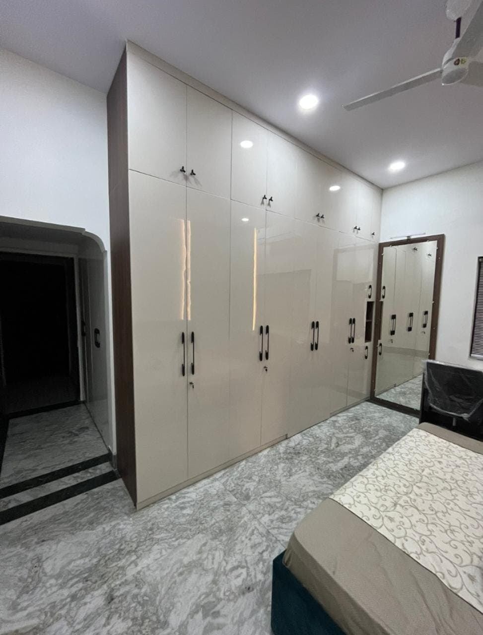 Wardrobes & Walldrops